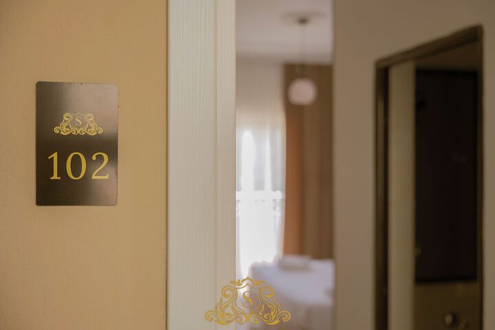 Room 21 of 129
