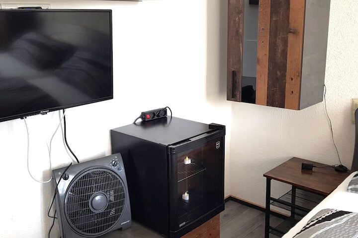 Room 245 of 442