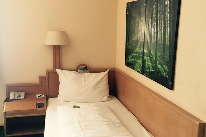 Room 14 of 35