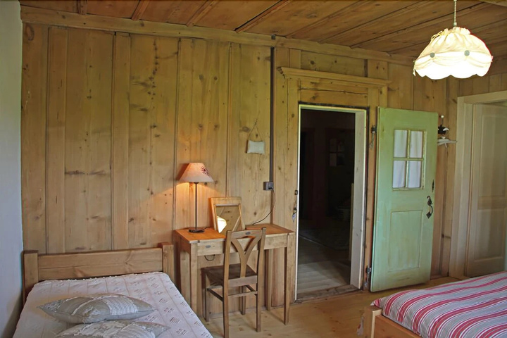 Room 3 of 15