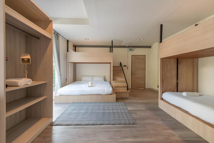 Room 3 of 31