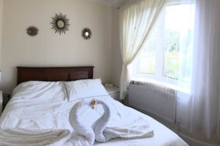 Room 3 of 35