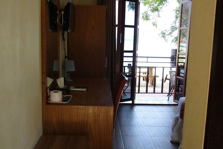 Room 4 of 60