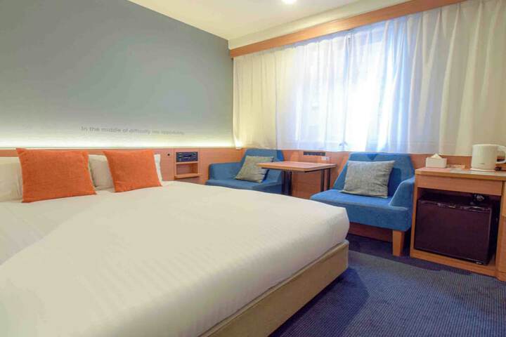 Room 16 of 44