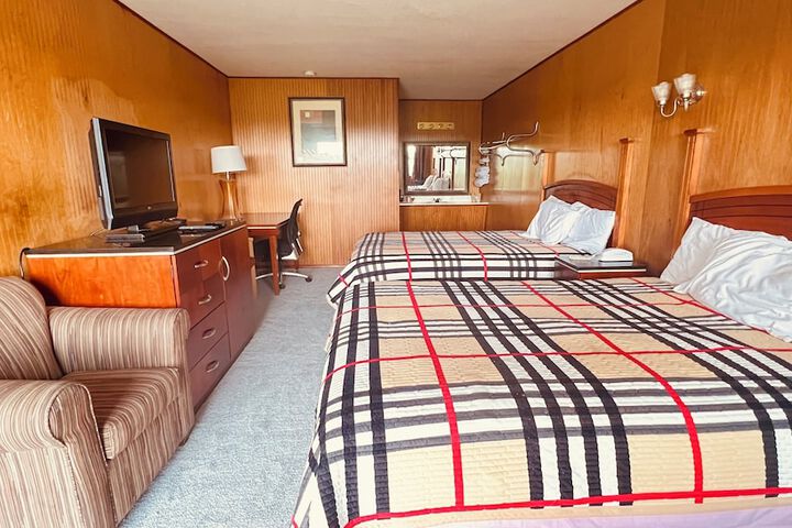 Room 4 of 25