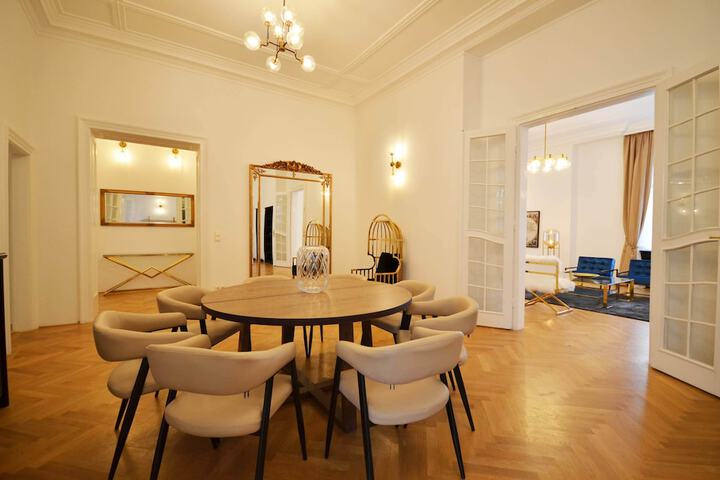 Room 22 of 49