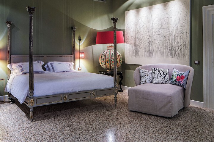 Room 10 of 63