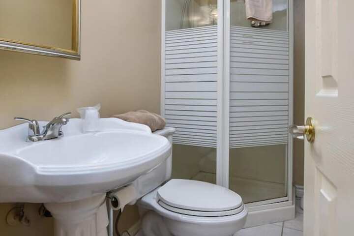 Suite 35a The V I P Guest Suite (22 of 52)