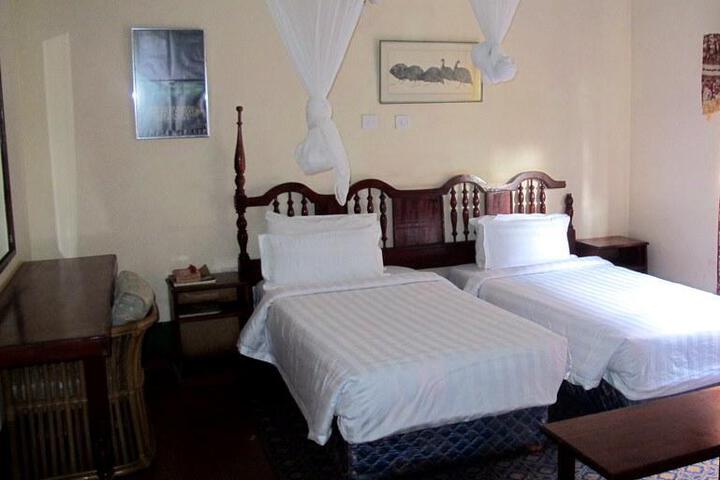 Room 4 of 5