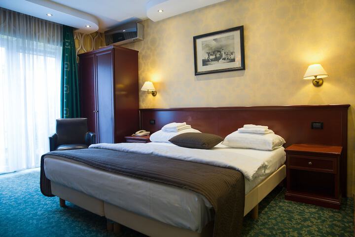 Room 20 of 40