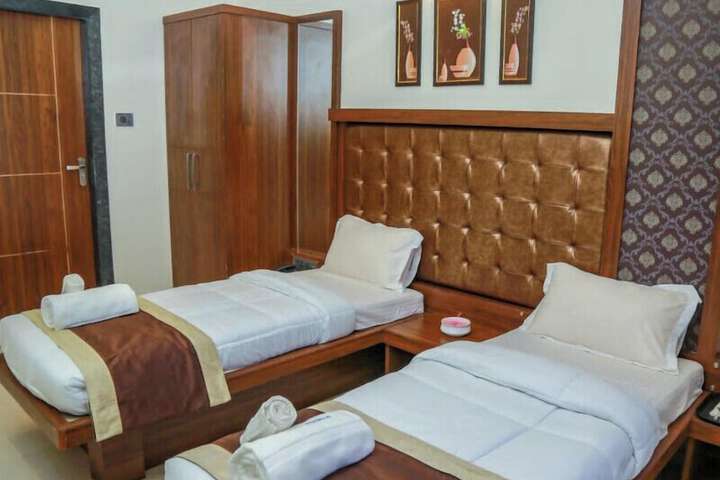 Room 5 of 14