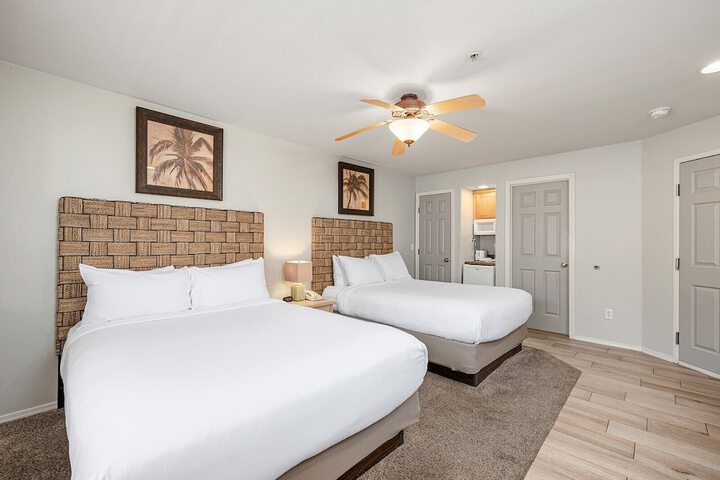 Room 44 of 220