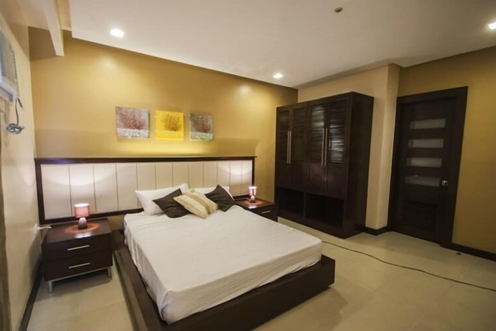 Room 3 of 35