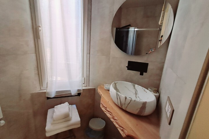Room 52 of 59