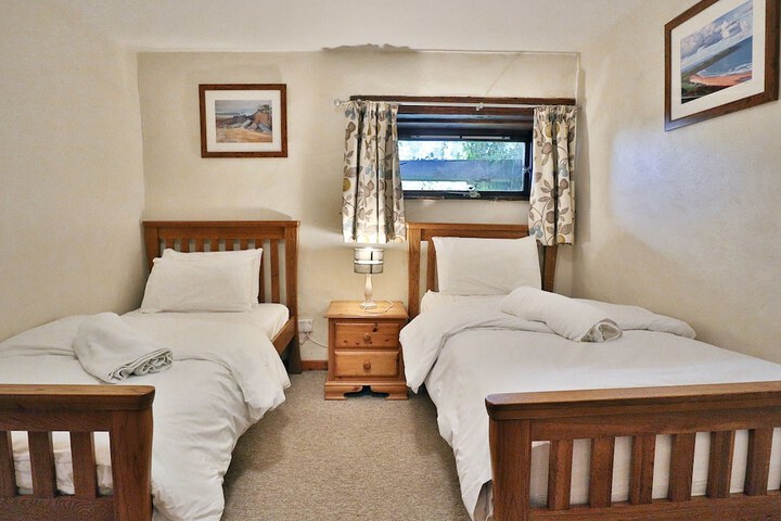 Room 27 of 65