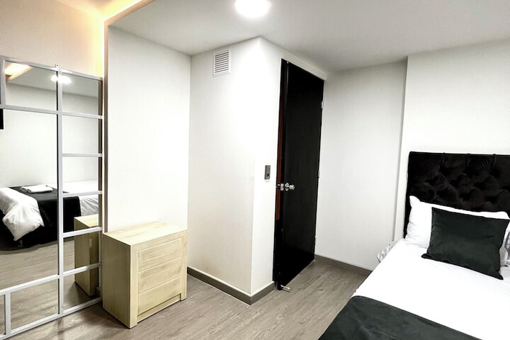 Room 22 of 87