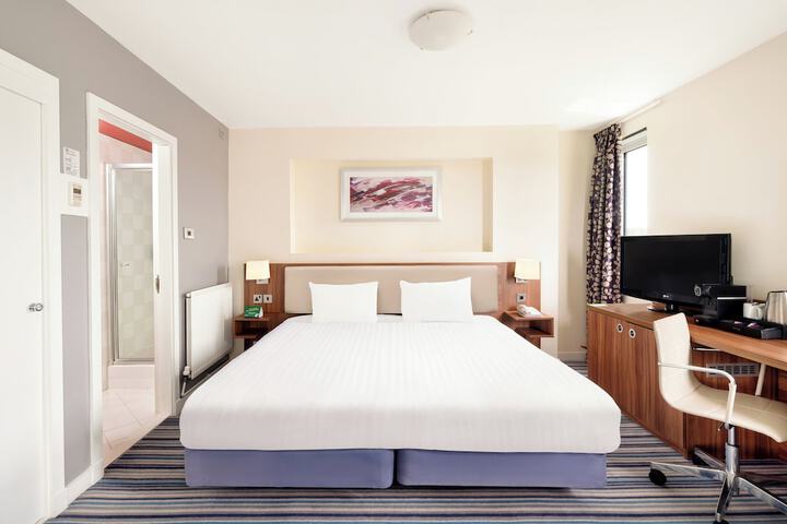 Room 27 of 133