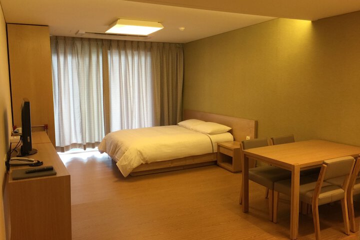 Room 10 of 51