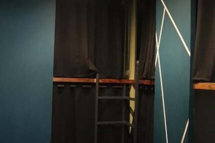Room 2 of 35