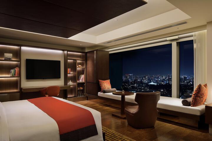 Room 13 of 200