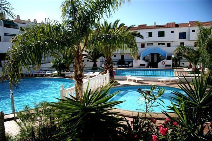 Pool Hotel