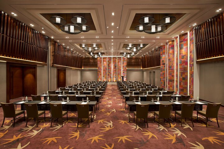 Ballroom/Hall 142 of 199