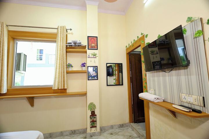Room 6 of 39
