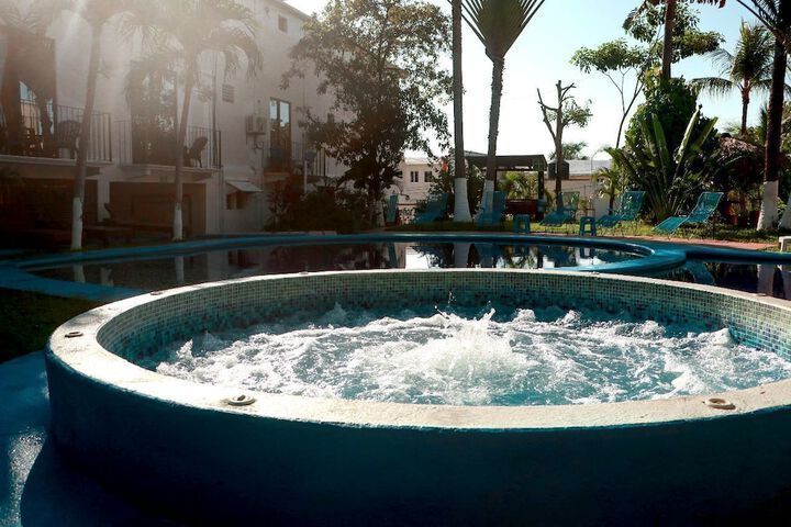Pool 10 of 20