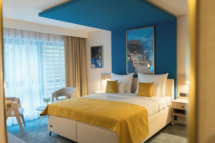 Room 25 of 41