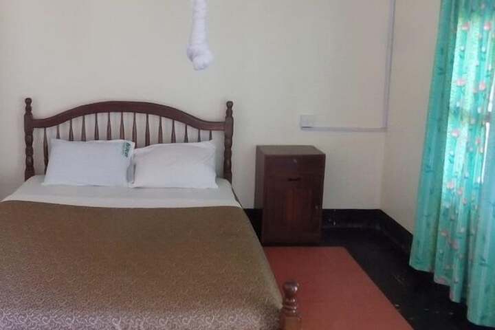 Room 3 of 38