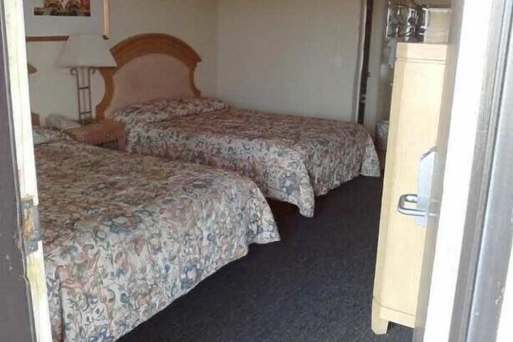 Room 8 of 19
