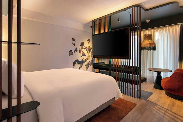 Room 55 of 219