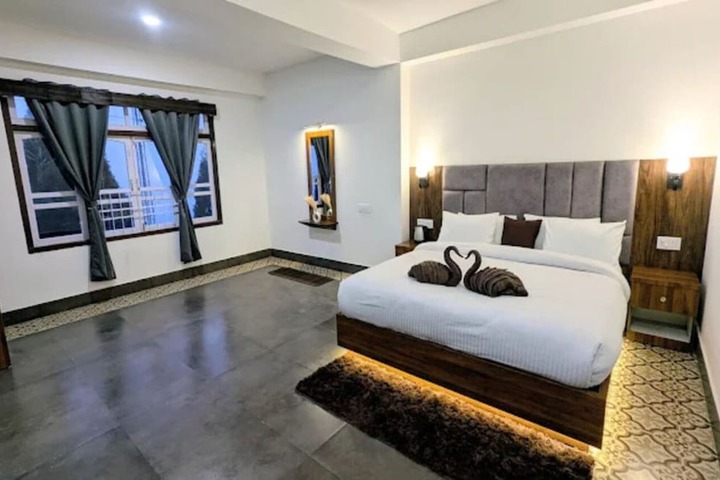 Room 5 of 11