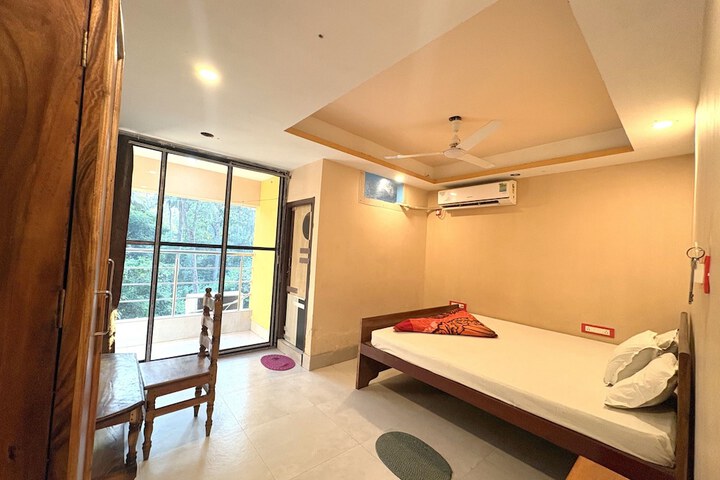 Room 5 of 37