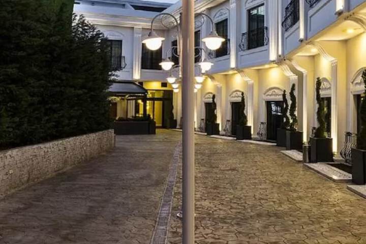 Hotel Exterior 29 of 31