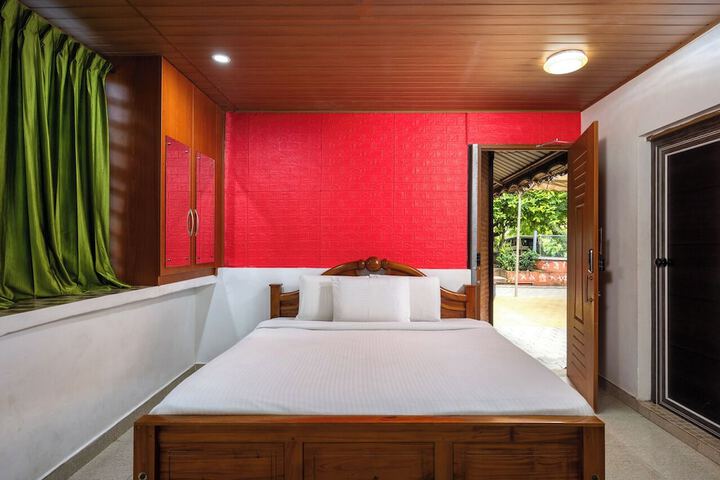 Room 2 of 46