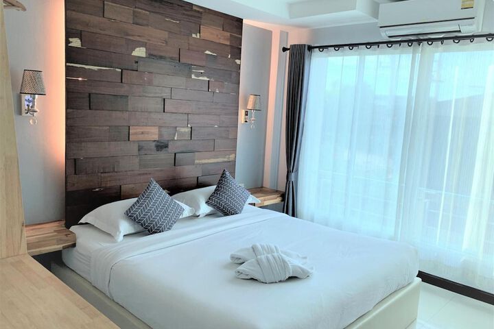 Room 18 of 48