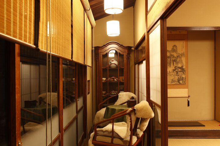Room 2 of 53
