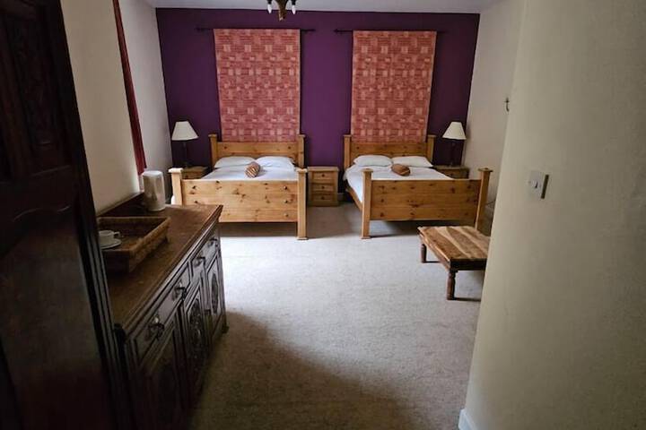 Room 3 of 10