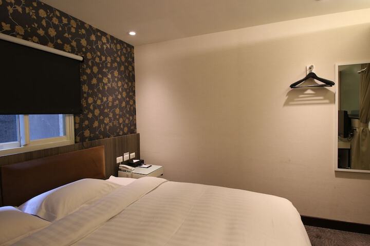 Room 22 of 65