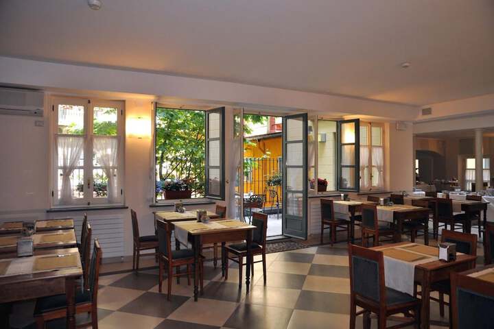 Dining Photos