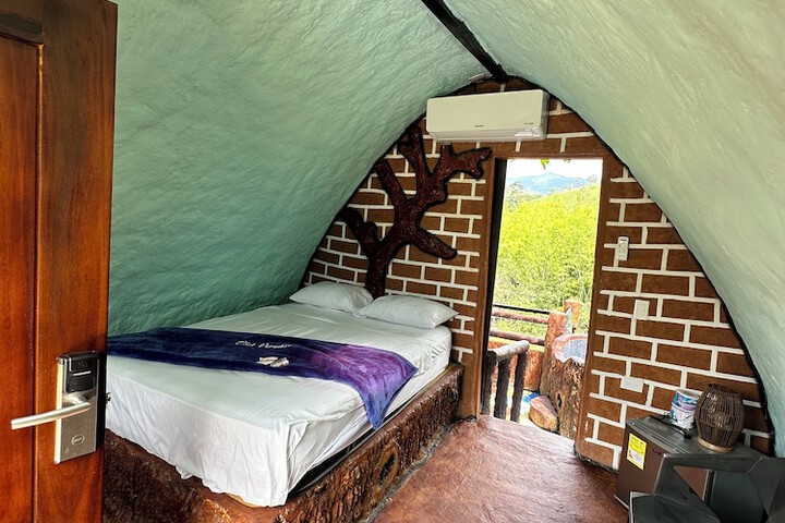 Room 2 of 59