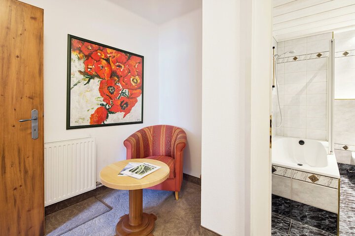 Room 45 of 188