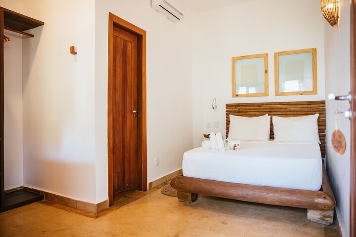 Room 10 of 50
