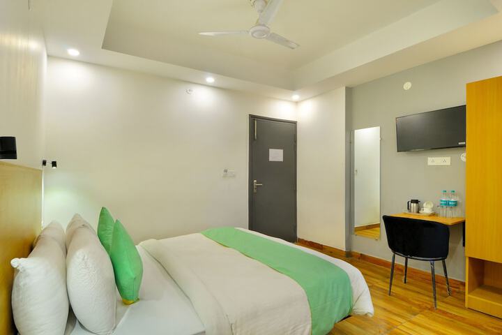Room 13 of 17