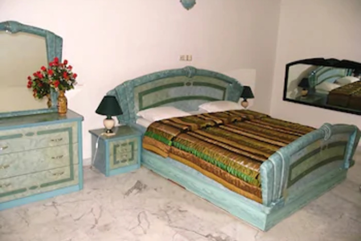 Room 3 of 9