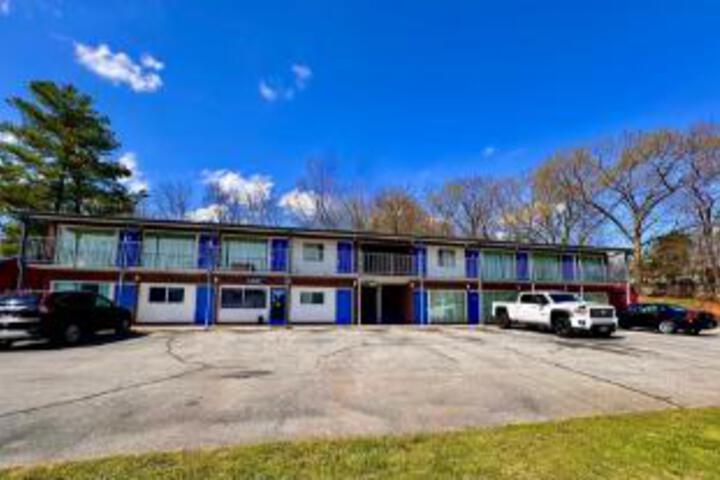 Volunteer Inn at Church Hill