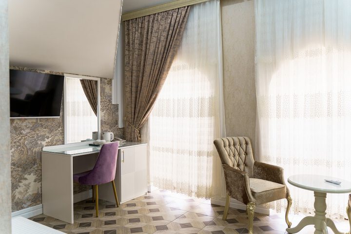 Room 16 of 48