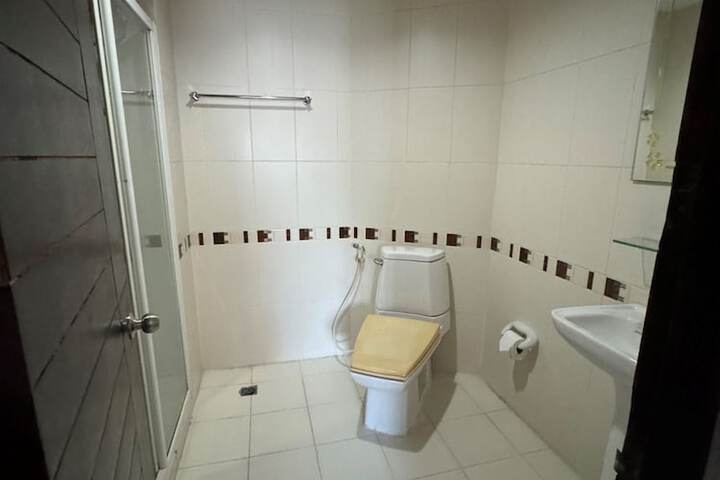 Room 21 of 27