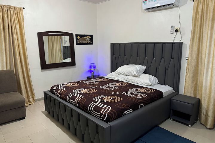 Room 9 of 53
